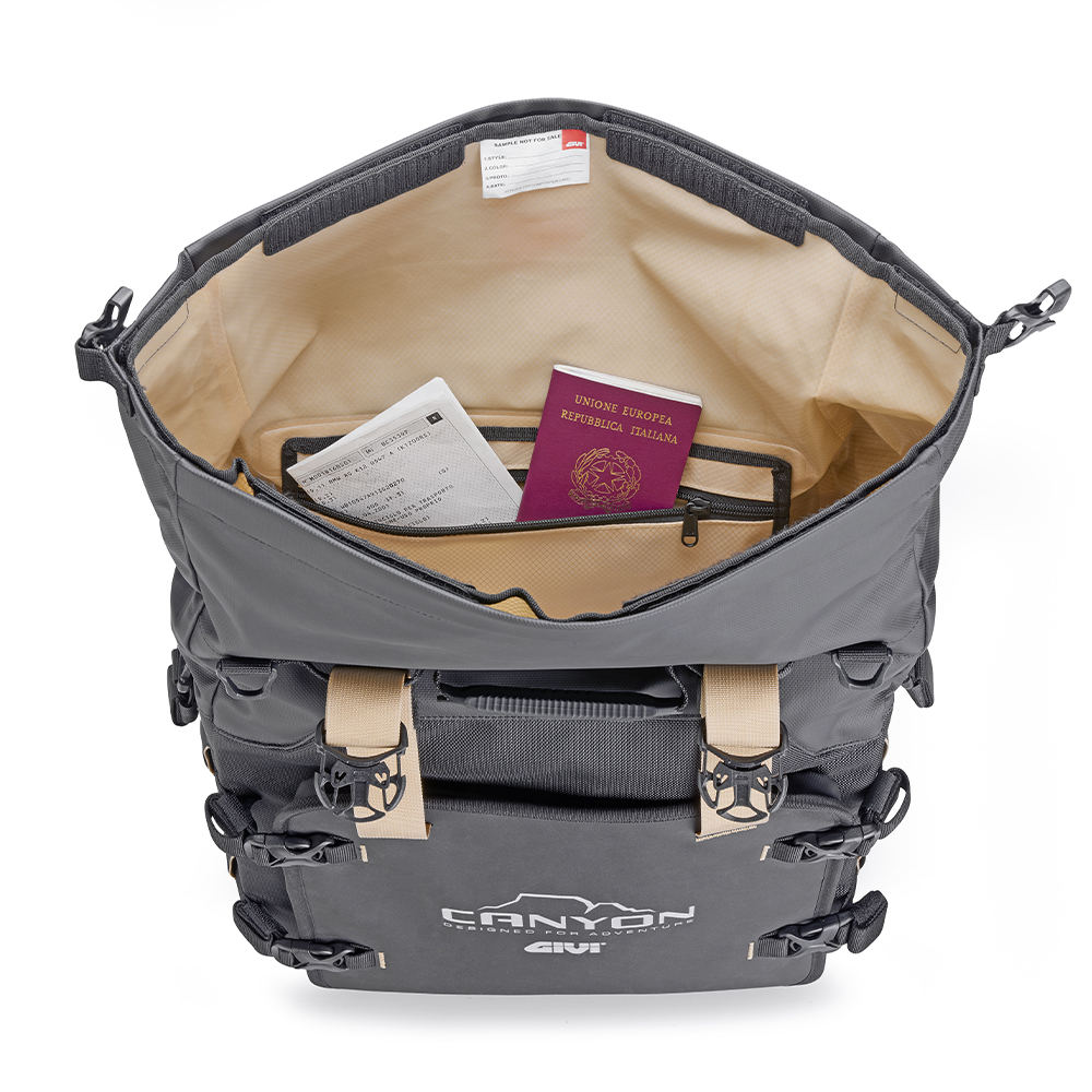0VG7261_GRT720B_inner pocket.jpg